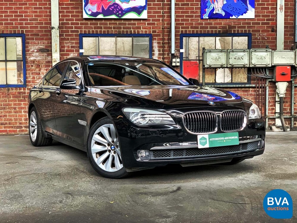 BMW ActiveHybrid 7er 4.4L 465 PS 2011.