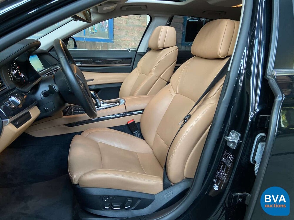 BMW ActiveHybrid 7er 4.4L 465 PS 2011.