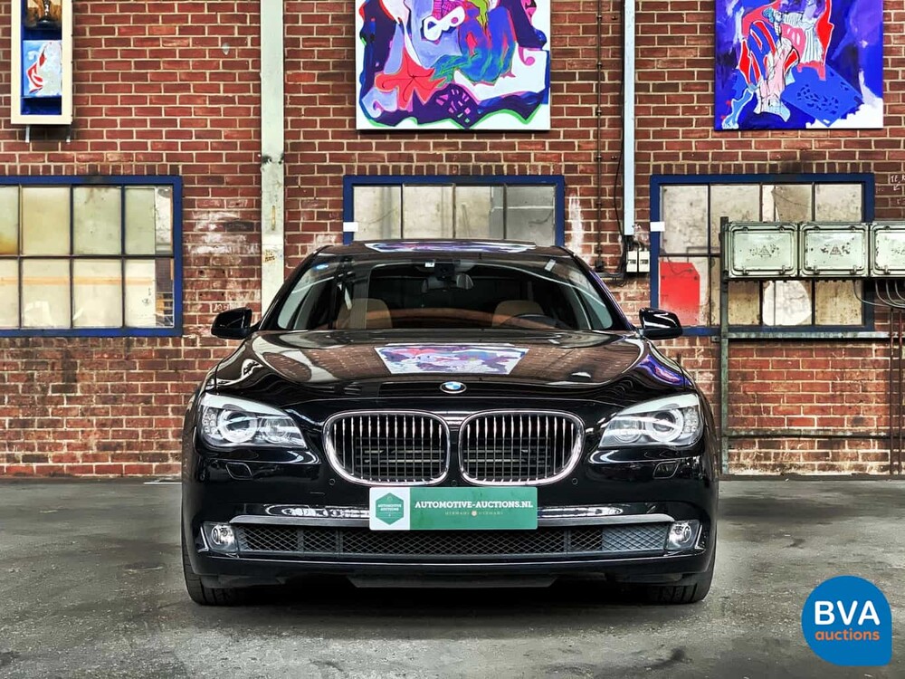 BMW ActiveHybrid 7er 4.4L 465 PS 2011.