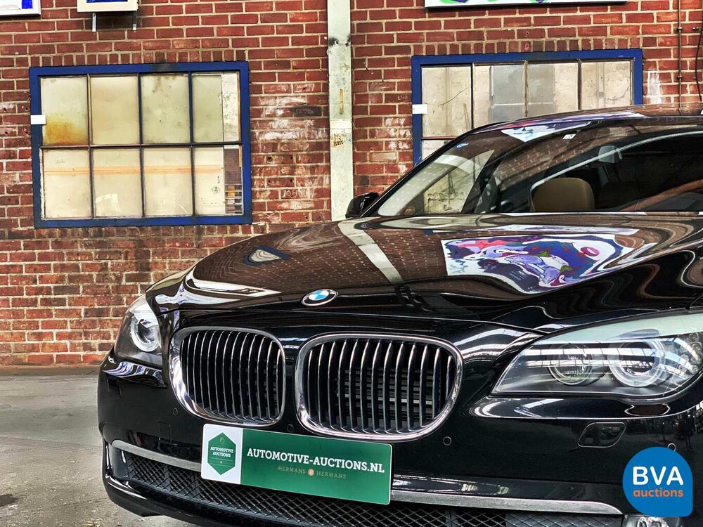 BMW ActiveHybrid 7er 4.4L 465 PS 2011.