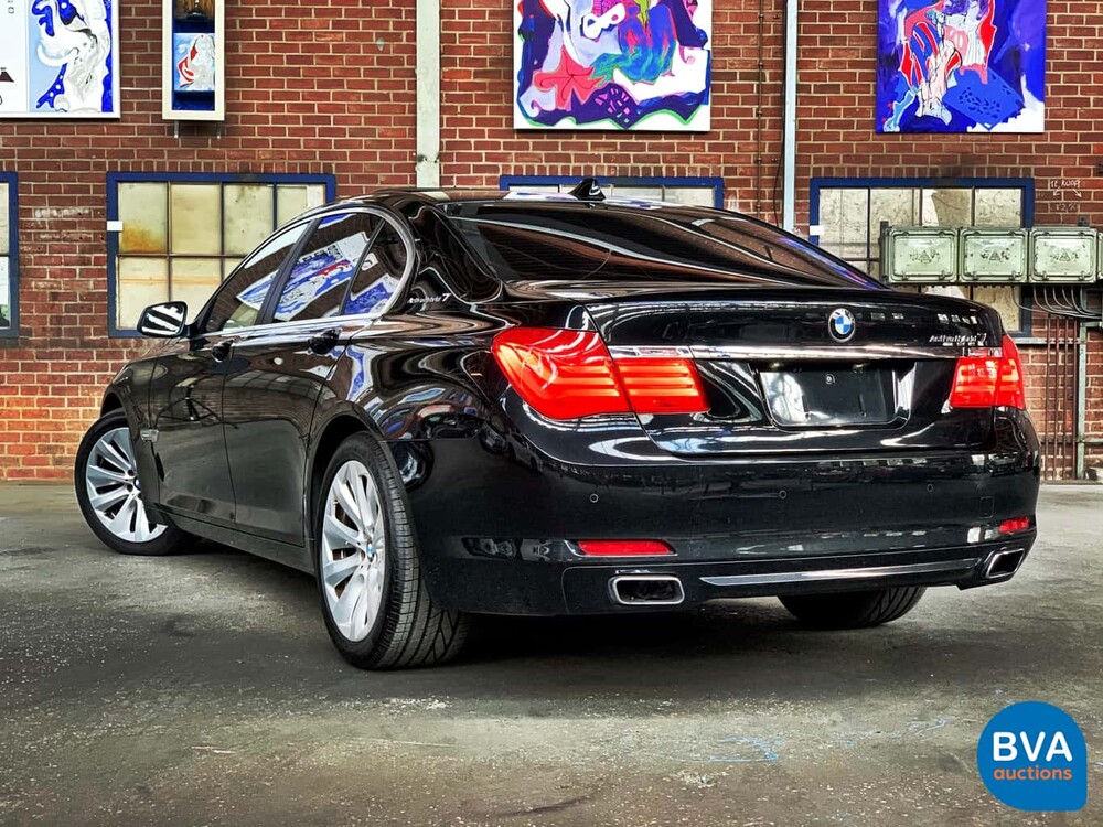 BMW ActiveHybrid 7er 4.4L 465 PS 2011.