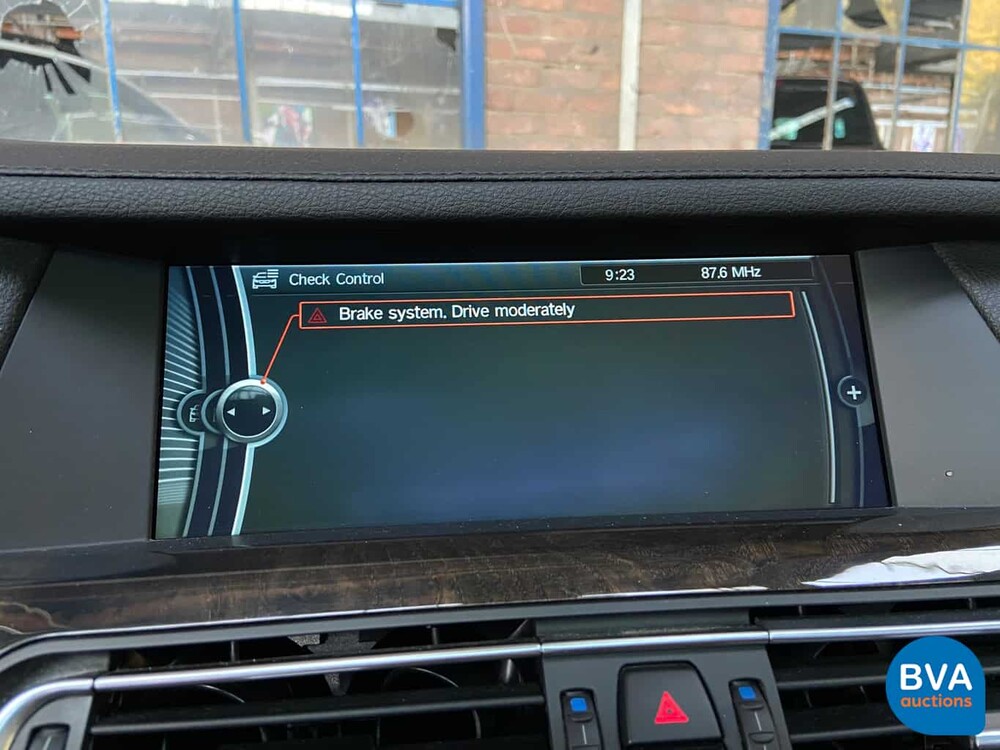 BMW ActiveHybrid 7er 4.4L 465 PS 2011.