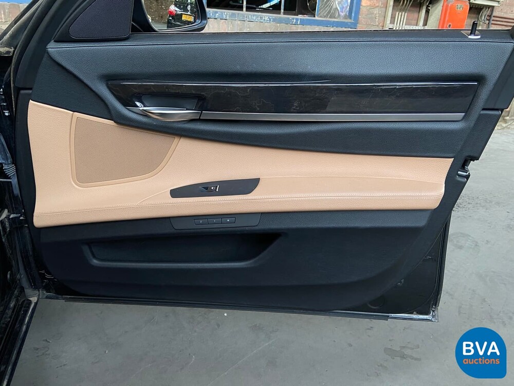 BMW ActiveHybrid 7er 4.4L 465 PS 2011.