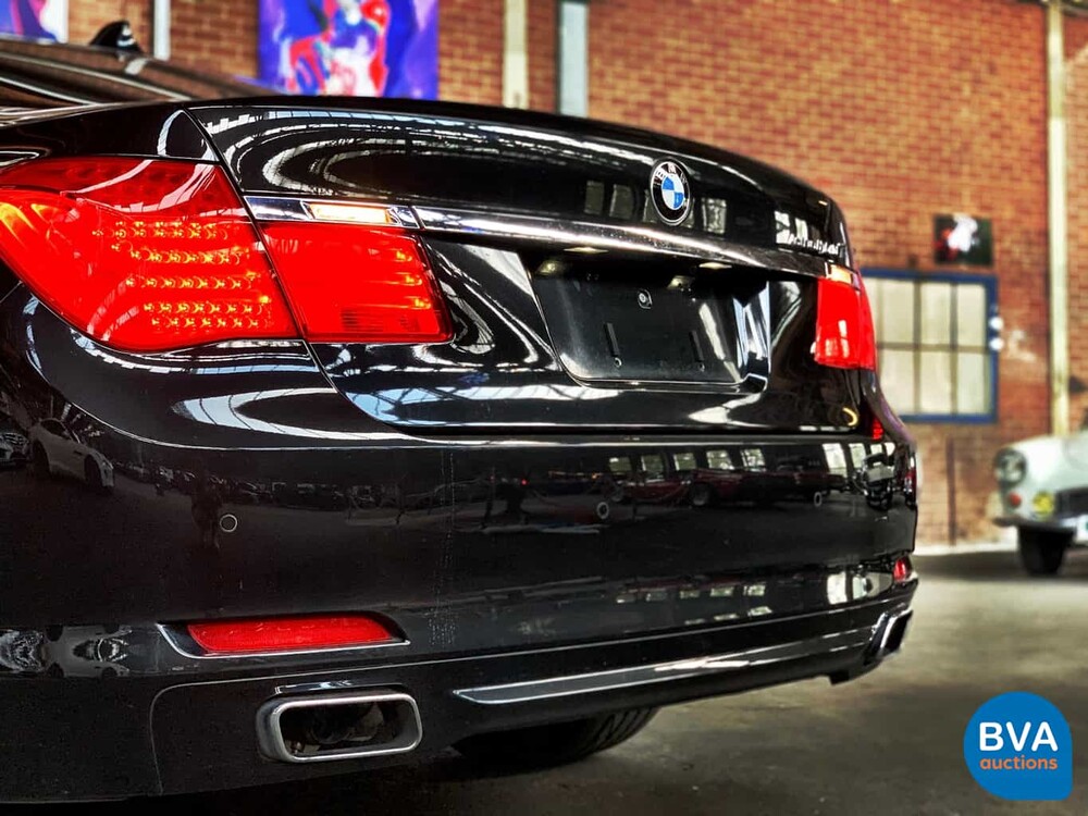 BMW ActiveHybrid 7er 4.4L 465 PS 2011.