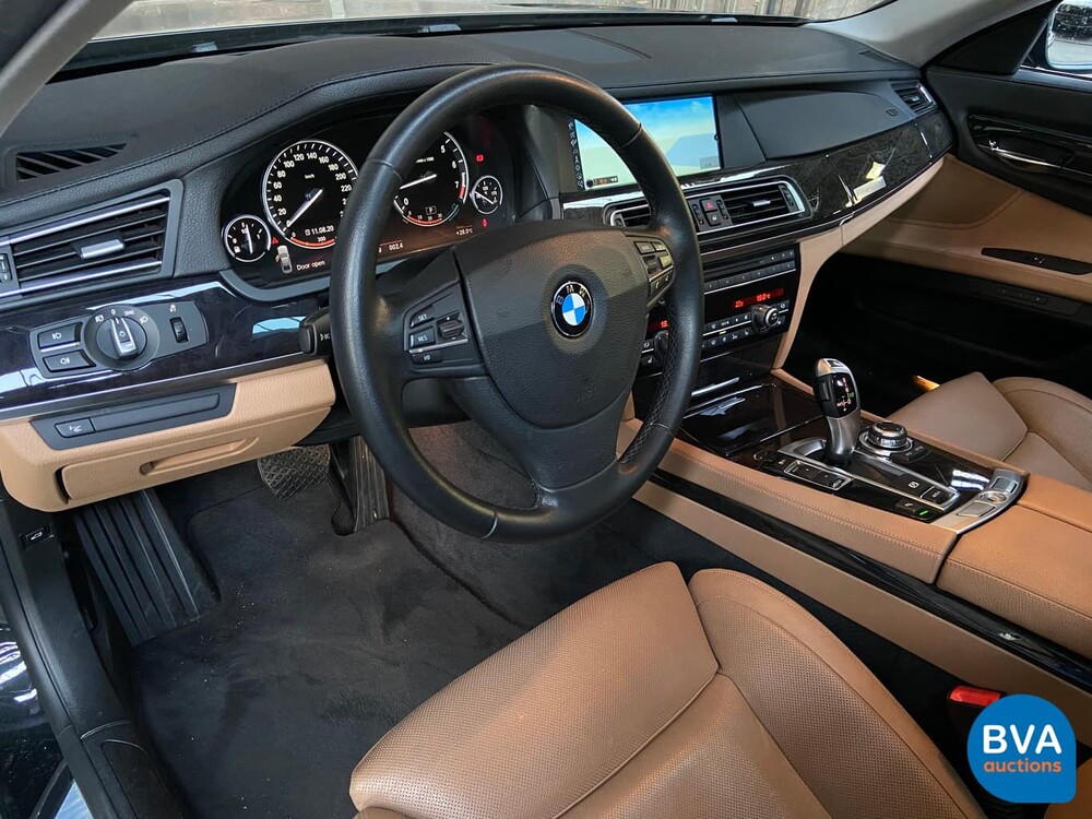 BMW ActiveHybrid 7er 4.4L 465 PS 2011.