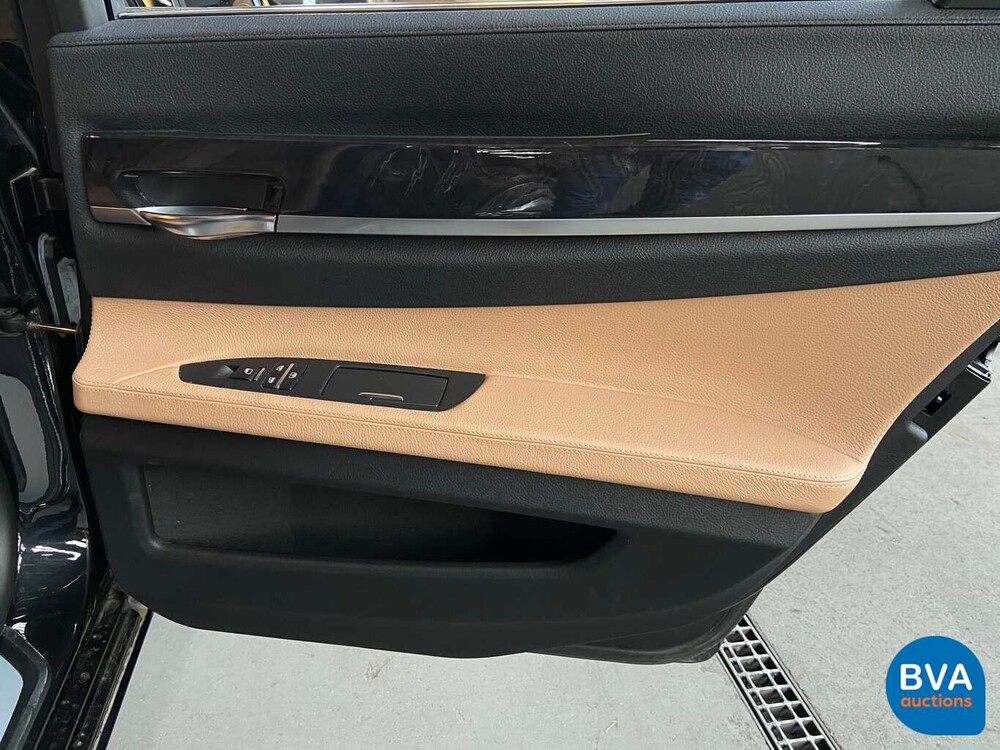 BMW ActiveHybrid 7er 4.4L 465 PS 2011.