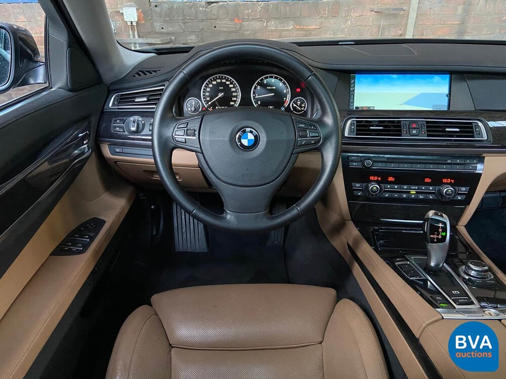 BMW ActiveHybrid 7er 4.4L 465 PS 2011.