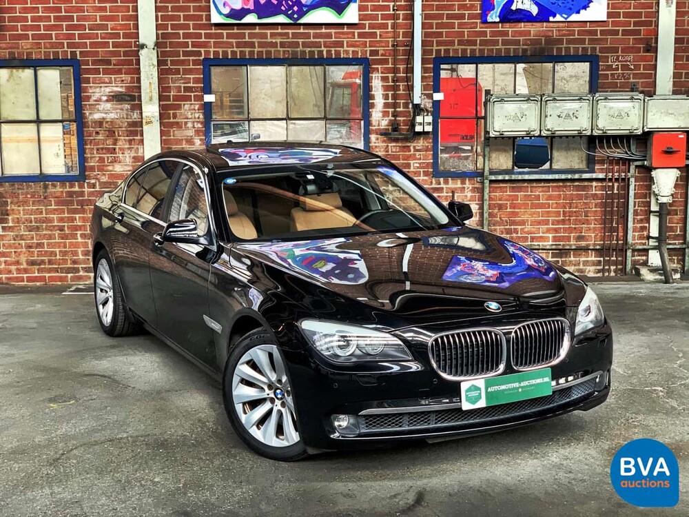 BMW ActiveHybrid 7er 4.4L 465 PS 2011.