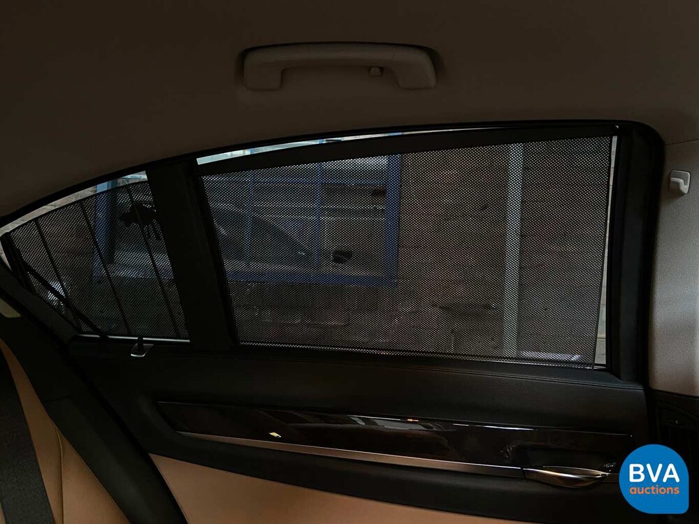 BMW ActiveHybrid 7er 4.4L 465 PS 2011.