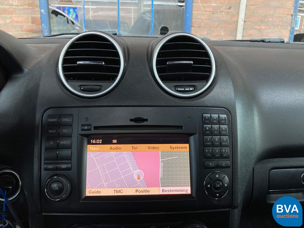 Mercedes-Benz ML63 AMG V8 6.2L 510pk 2010, SZ-069-J