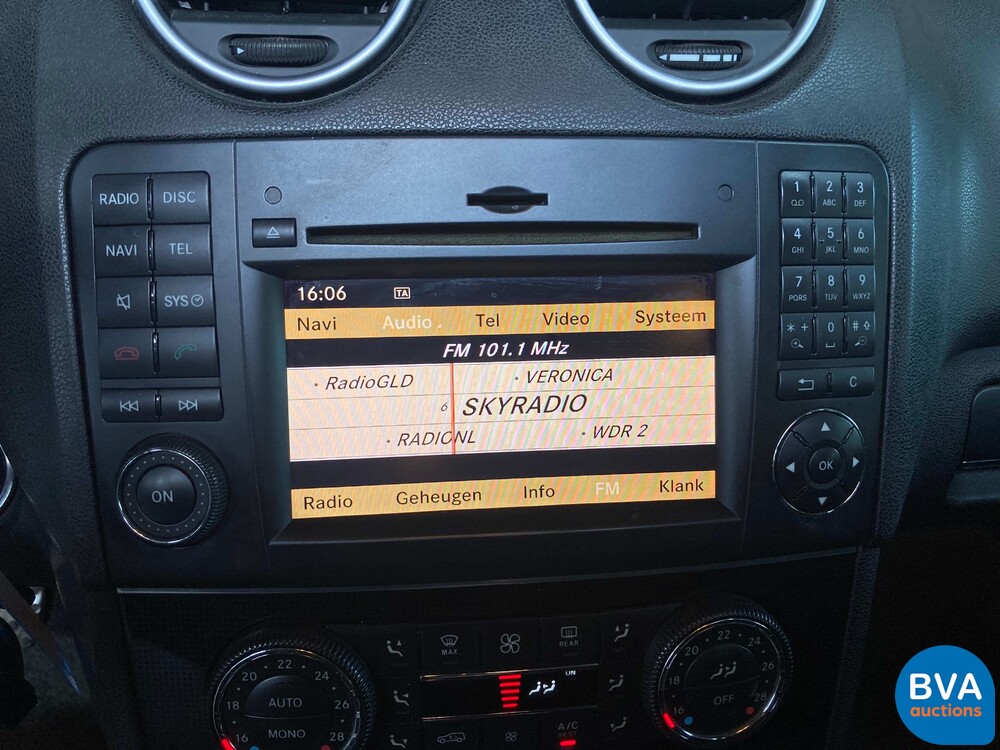 Mercedes-Benz ML63 AMG V8 6.2L 510pk 2010, SZ-069-J