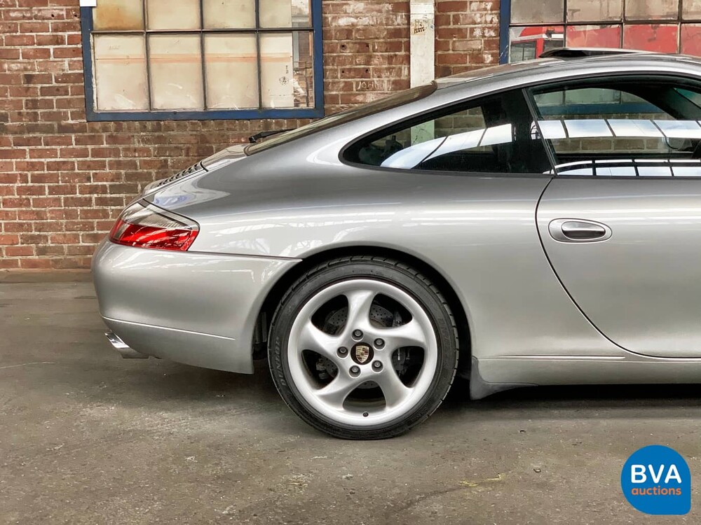 Porsche 911 996 Carrera 3.4L 300 PS 2001.