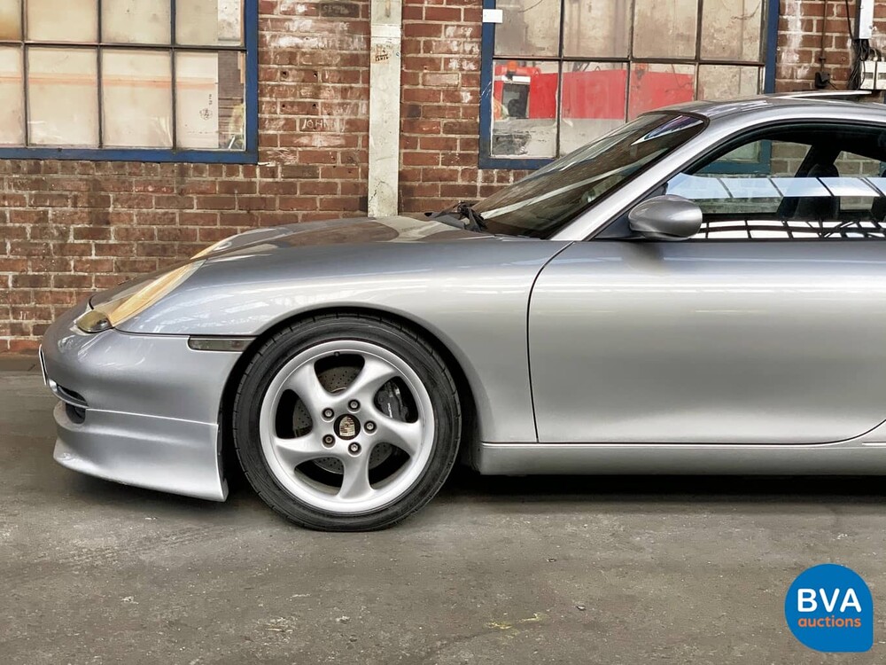 Porsche 911 996 Carrera 3.4L 300 PS 2001.