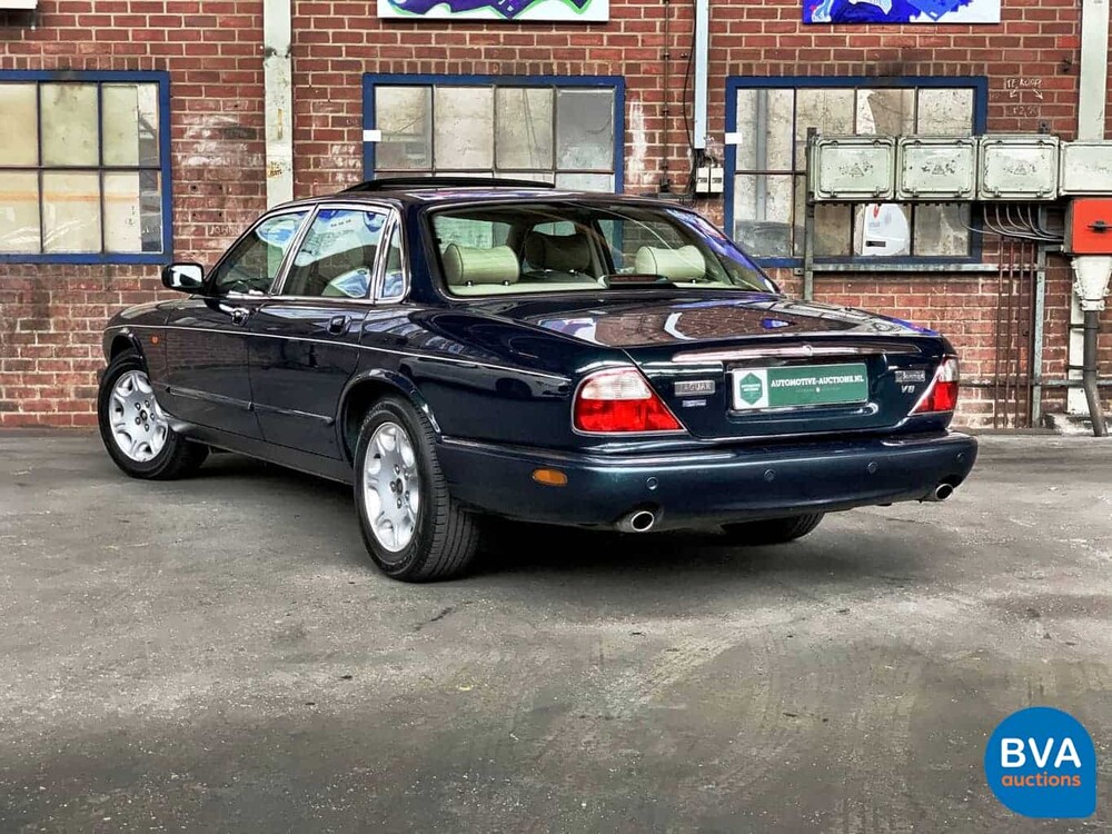 Jaguar XJ8 3.2 V8 237 PS X308 2000.