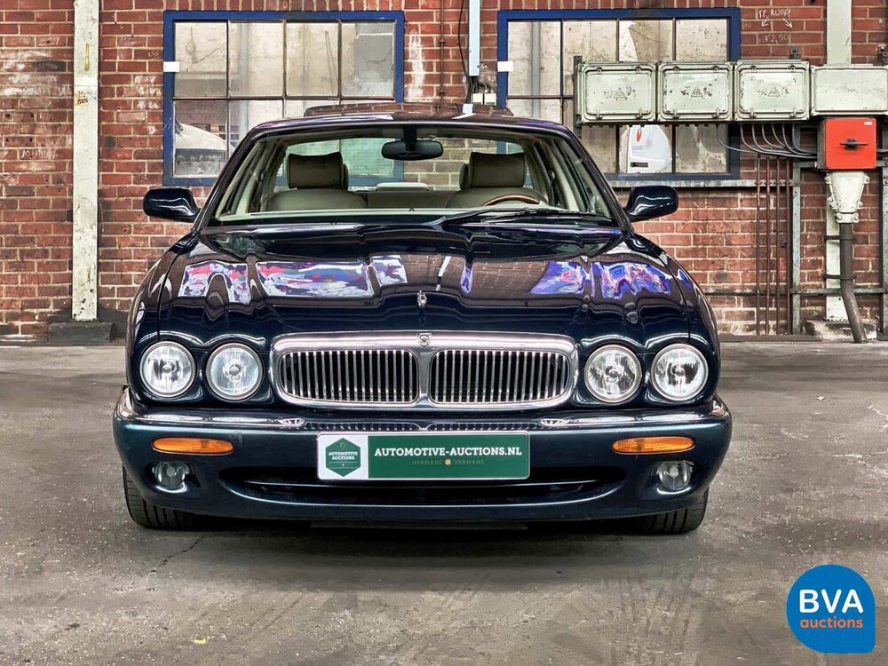 Jaguar XJ8 3.2 V8 237 PS X308 2000.