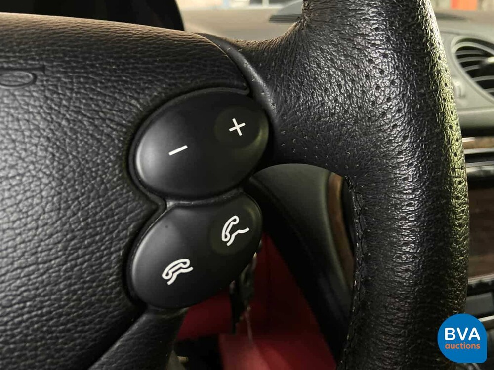 Mercedes-Benz SL500 306 PS R230 2004.