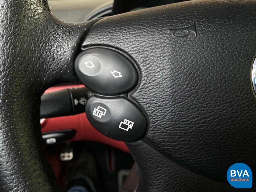 Mercedes-Benz SL500 306 PS R230 2004.