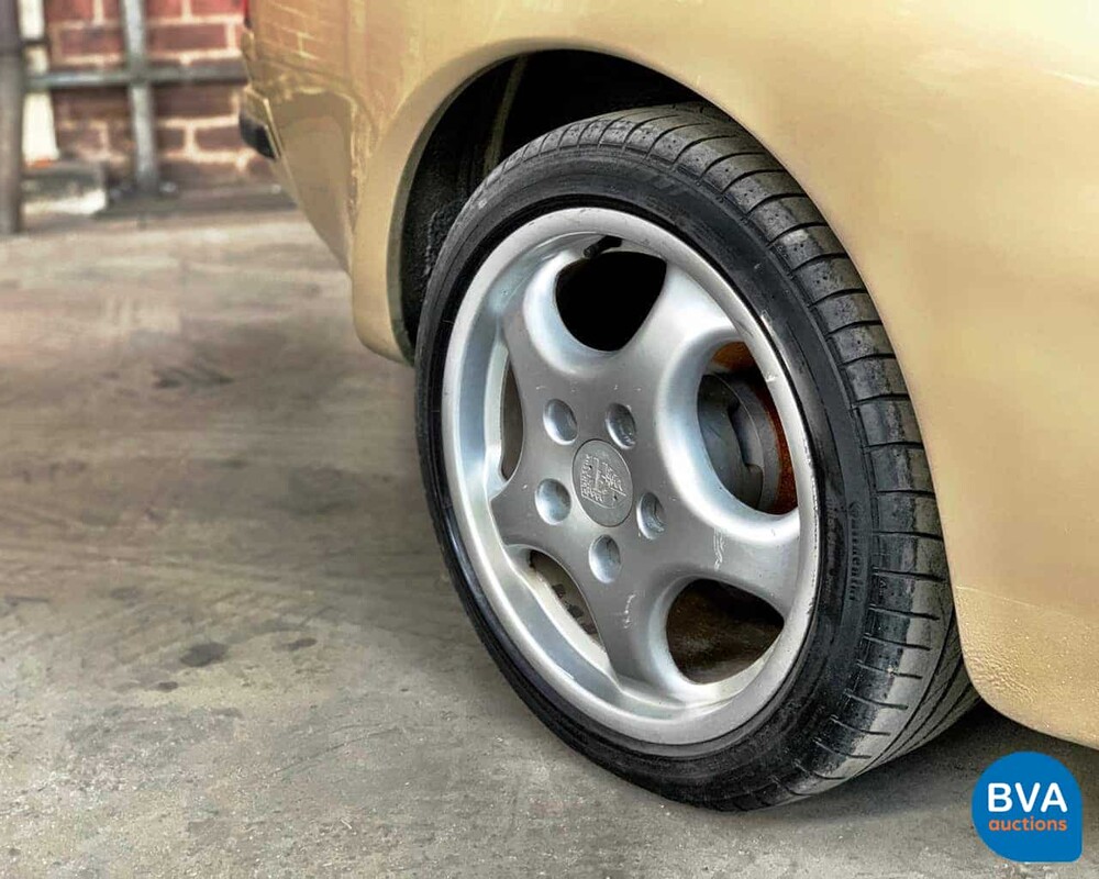 Porsche 944 2.5 Coupé-Original NL-1983, JY-49-XL.