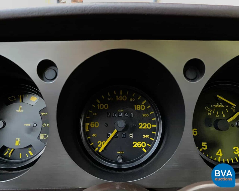 Porsche 944 2.5 Coupé-Original NL-1983, JY-49-XL.