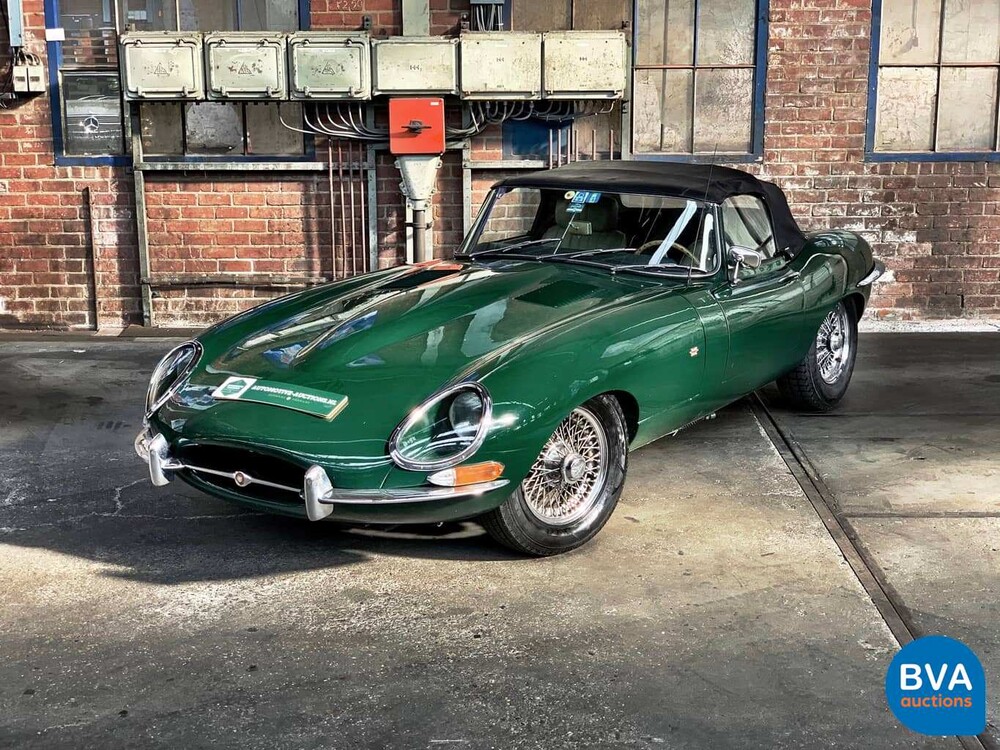 Jaguar E-Type Convertible 4.2 six-in-line, YG-17-VR.