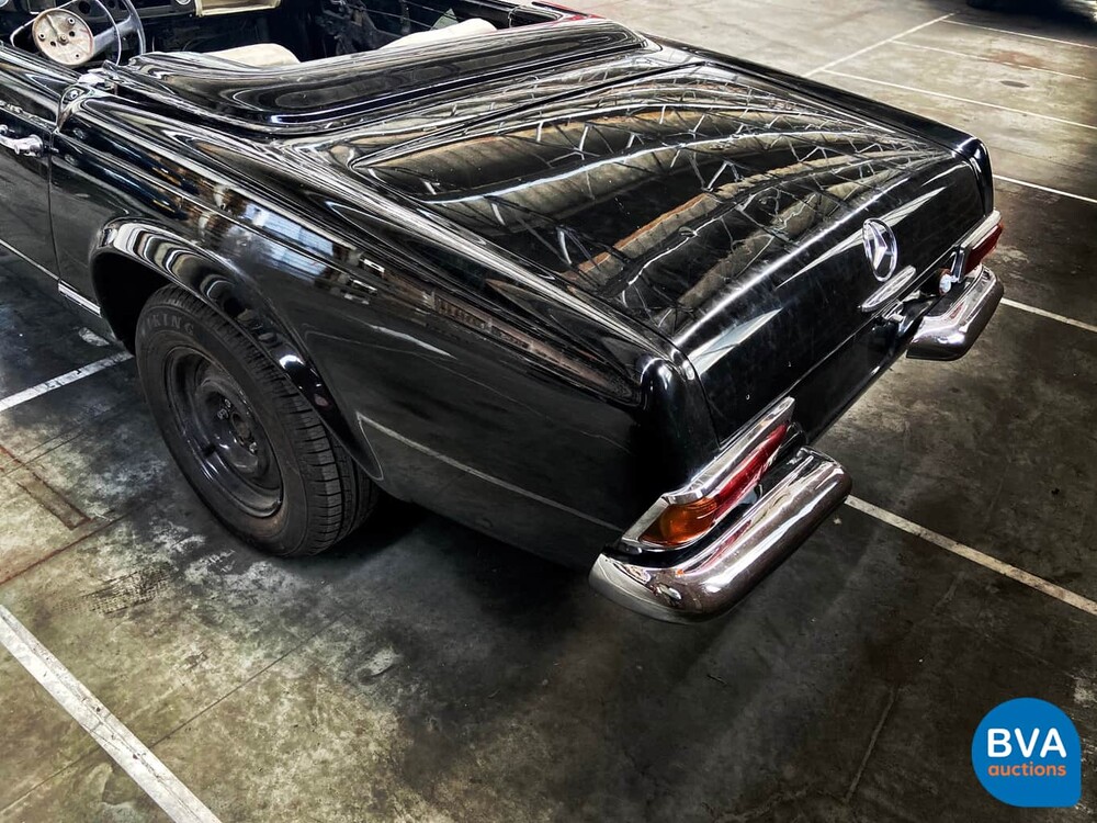 Mercedes-Benz SL320 Pagode Cabrio 1966.