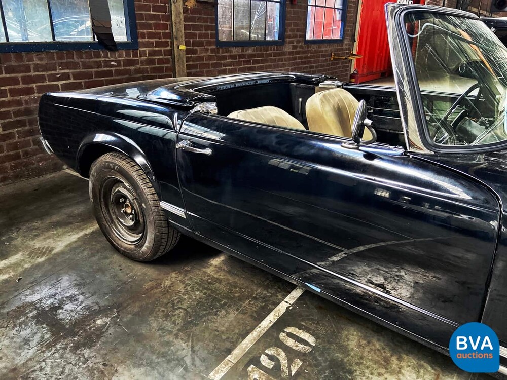 Mercedes-Benz SL320 Pagode Cabrio 1966.