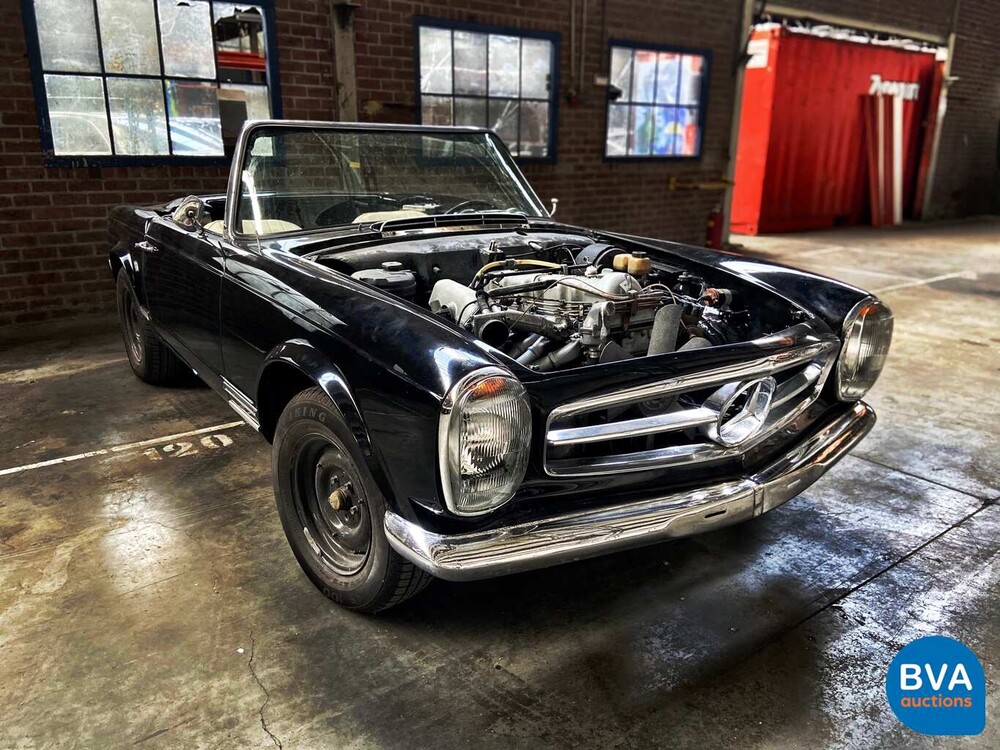 Mercedes-Benz SL320 Pagode Cabrio 1966.