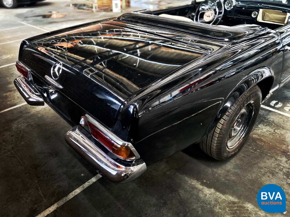 Mercedes-Benz SL320 Pagode Cabrio 1966.