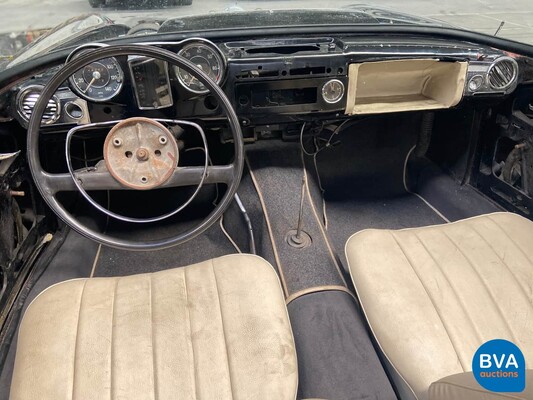 Mercedes-Benz SL320 Pagode convertible 1966.