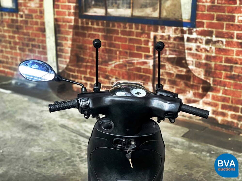 Piaggio Zip C25DM Schnurrbart Roller 50cc 4S 2014, F-104-SP.