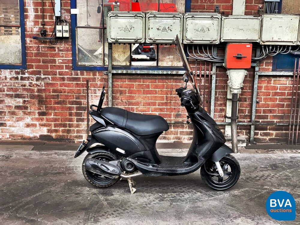 Piaggio Zip C25DM Schnurrbart Roller 50cc 4S 2014, F-104-SP.