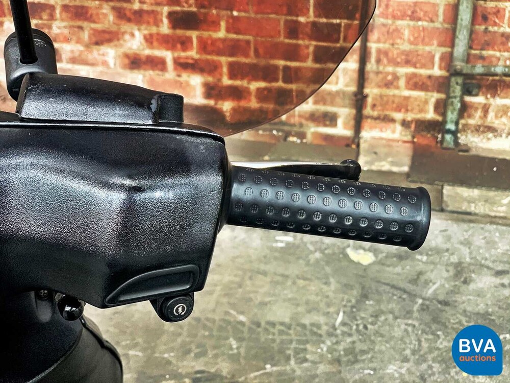 Piaggio Zip C25DM Schnurrbart Roller 50cc 4S 2014, F-104-SP.