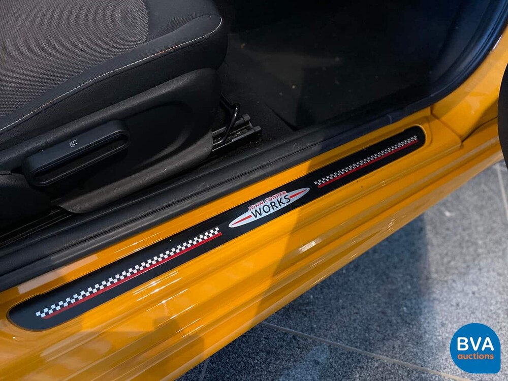 Mini Cooper Cabriolet 1.5 John Cooper Works 2016, JX-828-F.