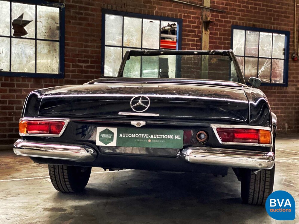 Mercedes-Benz 230SL Pagode W113 1966
