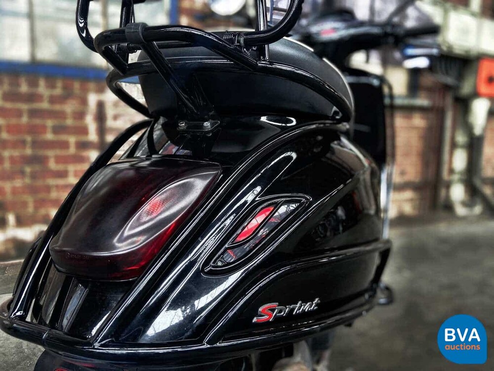 Piaggo Vespa Sprint 4-stroke 2015, F-841-ZB.