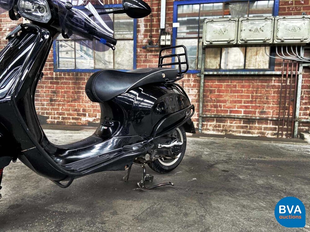 Piaggo Vespa Sprint 4-stroke 2015, F-841-ZB.