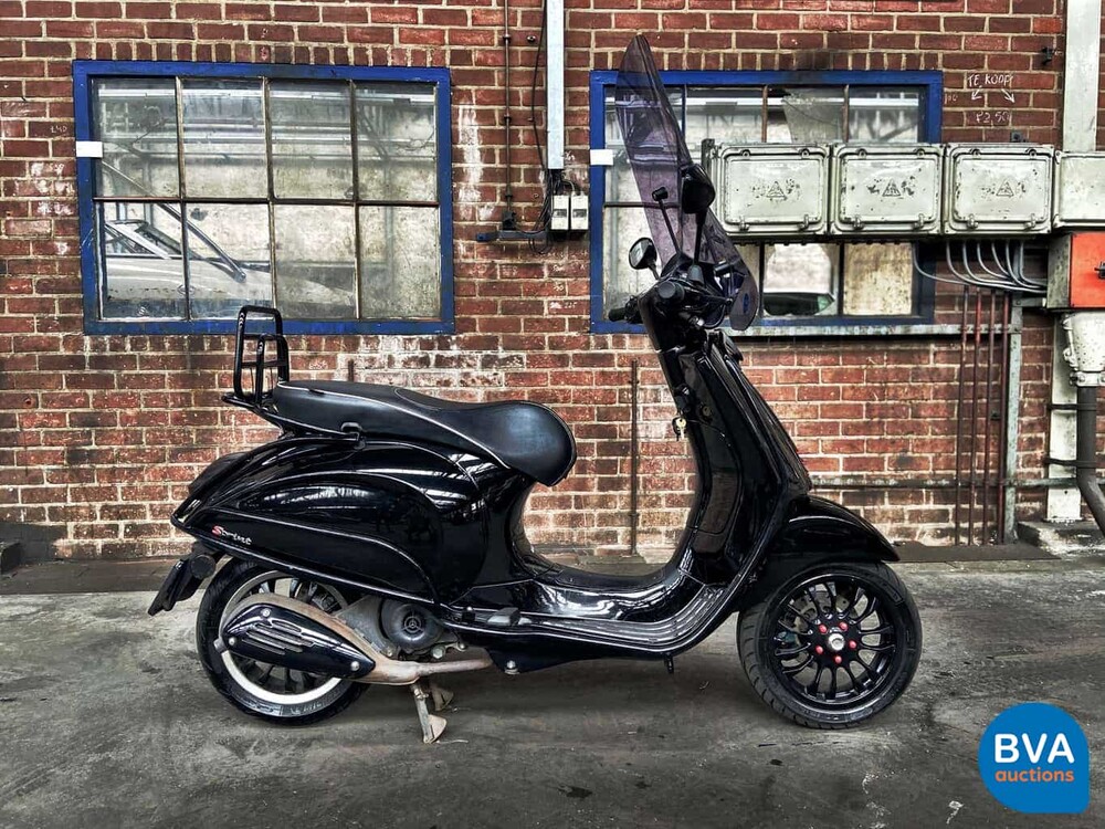 Piaggo Vespa Sprint 4-stroke 2015, F-841-ZB.