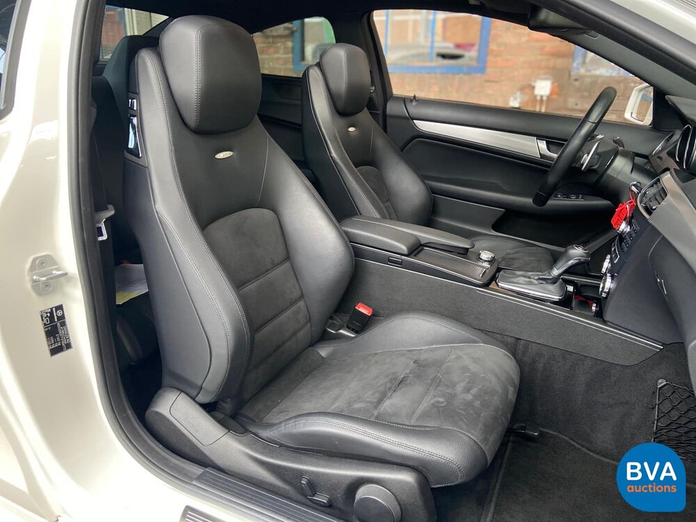 Mercedes-Benz C63 AMG Coupé 6.2 V8 457hp Designo 2012.