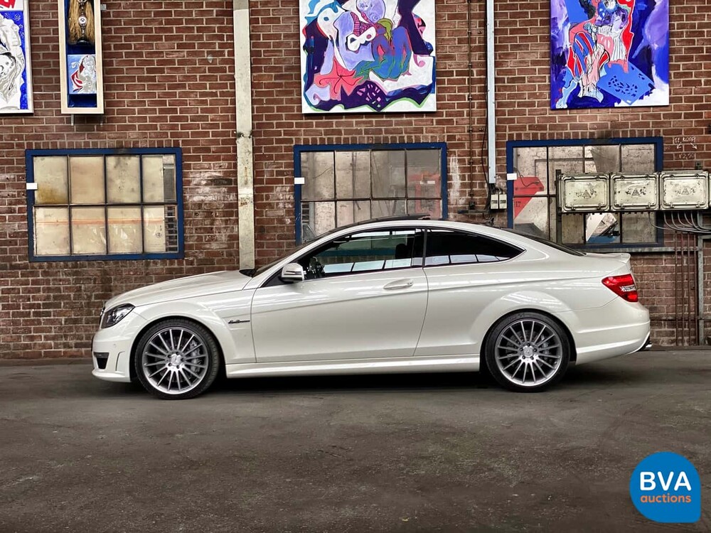 Mercedes-Benz C63 AMG Coupé 6.2 V8 457hp Designo 2012.
