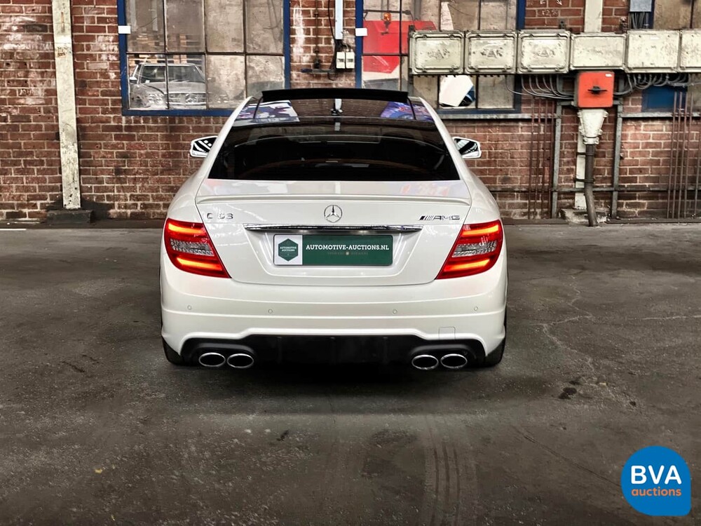 Mercedes-Benz C63 AMG Coupé 6.2 V8 457hp Designo 2012.