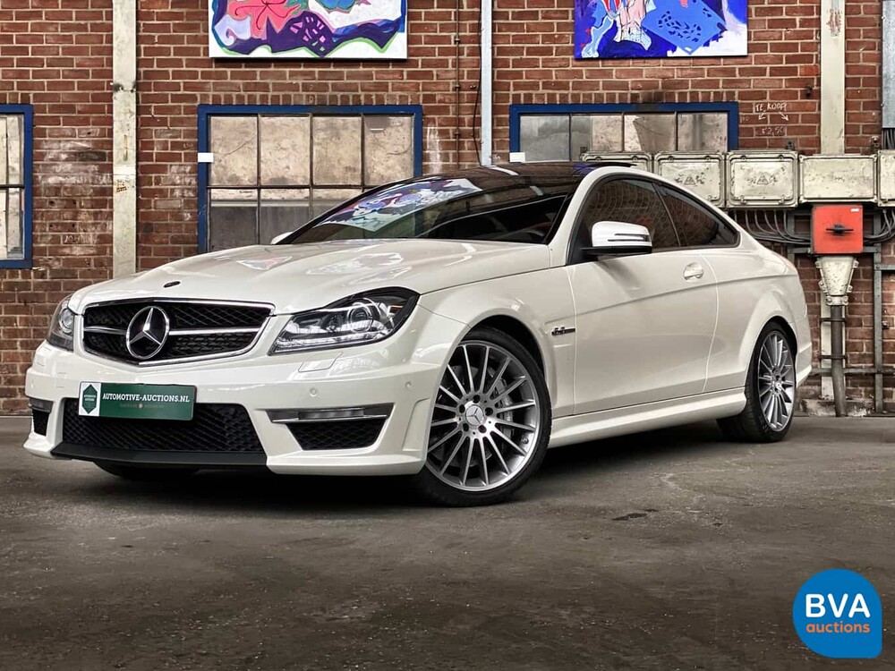 Mercedes-Benz C63 AMG Coupé 6.2 V8 457hp Designo 2012.
