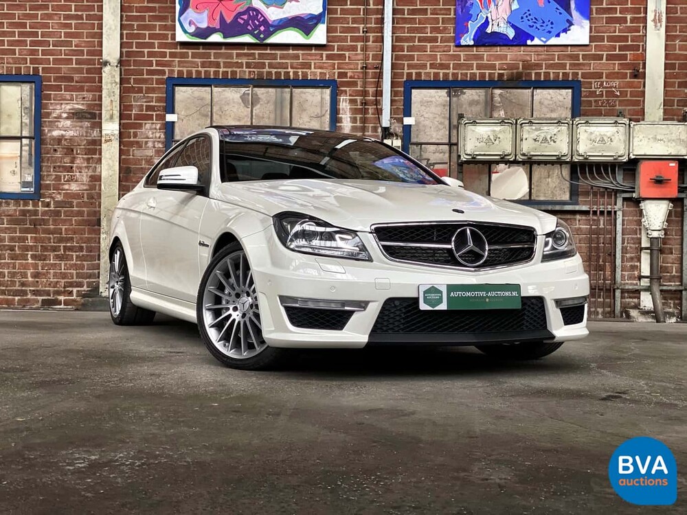 Mercedes-Benz C63 AMG Coupé 6.2 V8 457hp Designo 2012.