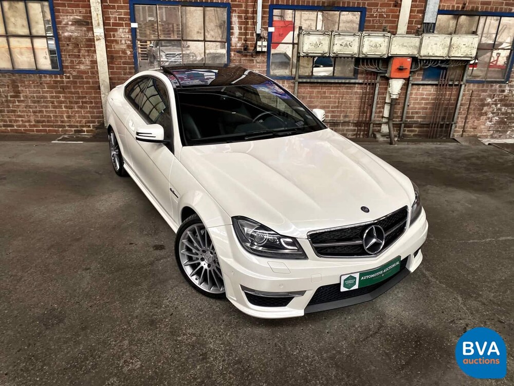 Mercedes-Benz C63 AMG Coupé 6.2 V8 457hp Designo 2012.