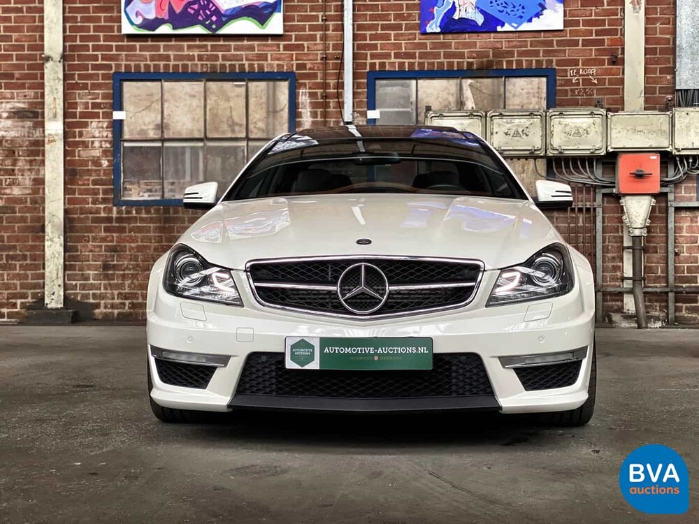 Mercedes-Benz C63 AMG Coupé 6.2 V8 457hp Designo 2012.