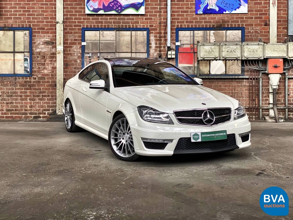 Mercedes-Benz C63 AMG Coupé 6.2 V8 457hp Designo 2012.