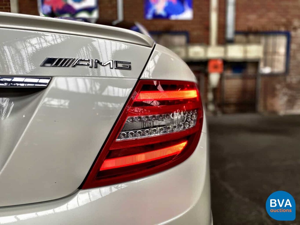 Mercedes-Benz C63 AMG Coupé 6.2 V8 457hp Designo 2012.