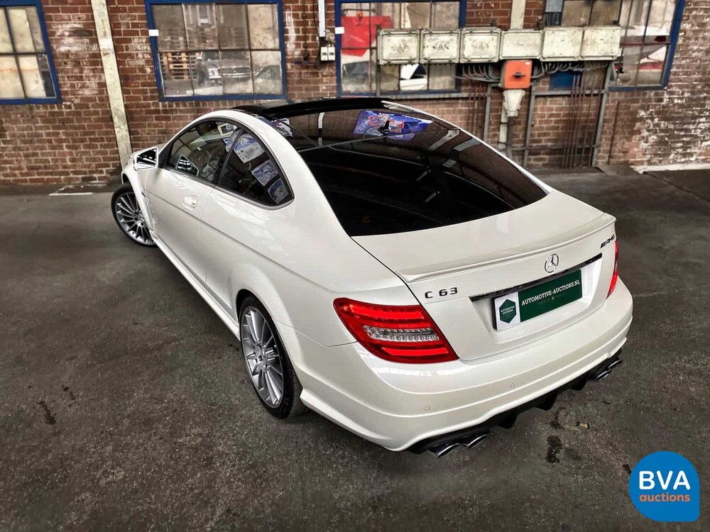 Mercedes-Benz C63 AMG Coupé 6.2 V8 457hp Designo 2012.