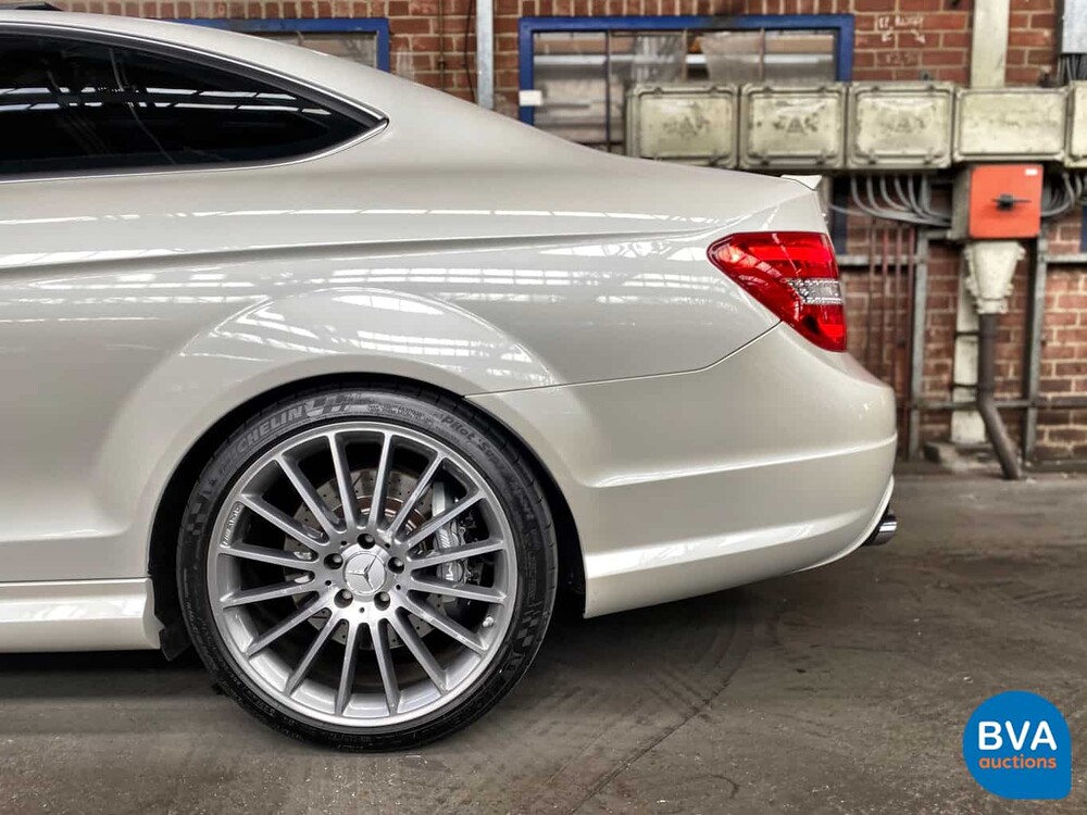 Mercedes-Benz C63 AMG Coupé 6.2 V8 457hp Designo 2012.