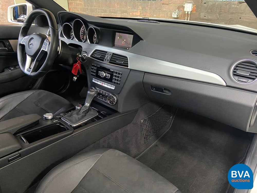 Mercedes-Benz C63 AMG Coupé 6.2 V8 457hp Designo 2012.