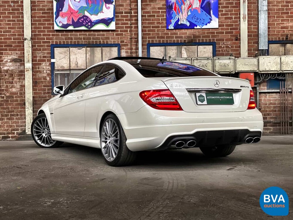 Mercedes-Benz C63 AMG Coupé 6.2 V8 457hp Designo 2012.